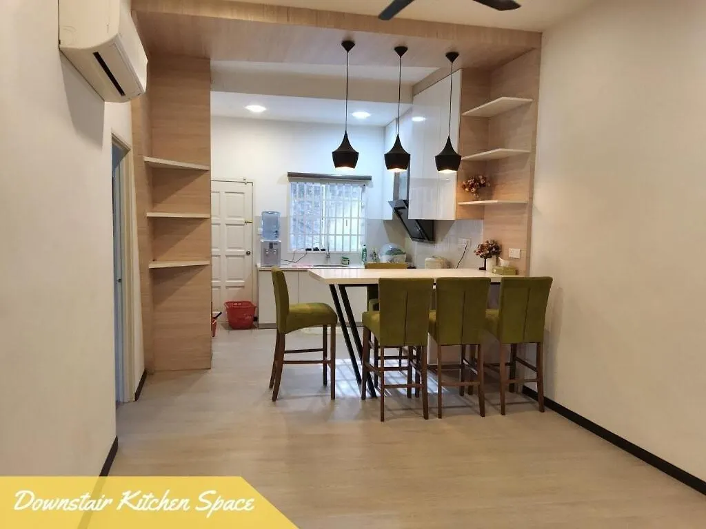 Luxury Spacious Home, Comfy Hill Malacca Holiday home